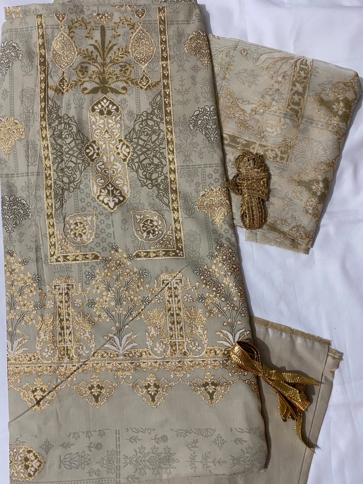 3-Piece Unstitched Glitter Printed Lawn Suit with Chiffon Dupatta | Asia Collections